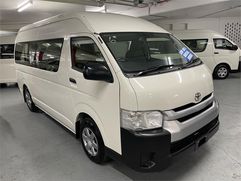 2017 TOYOTA HIACE