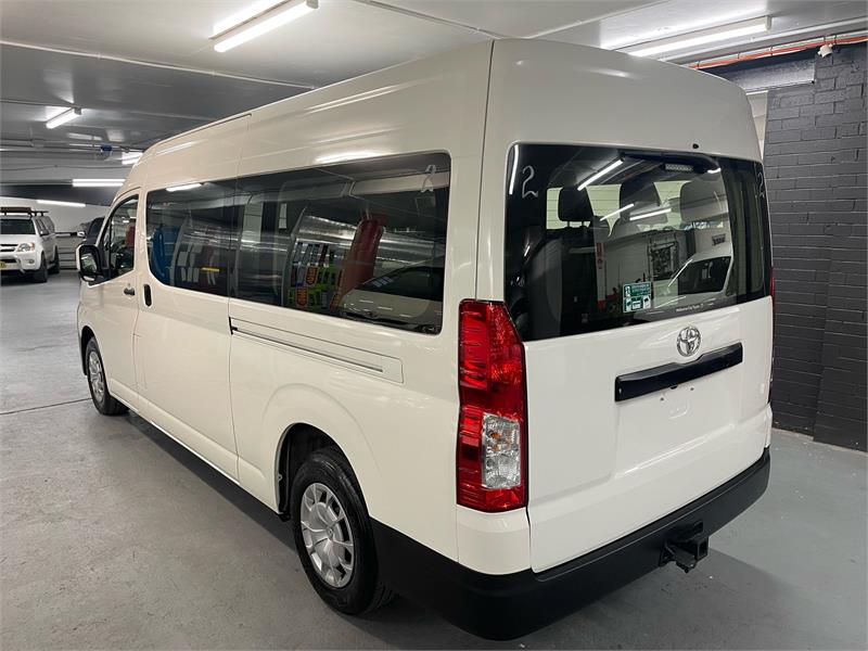 2019 TOYOTA HIACE - View 4
