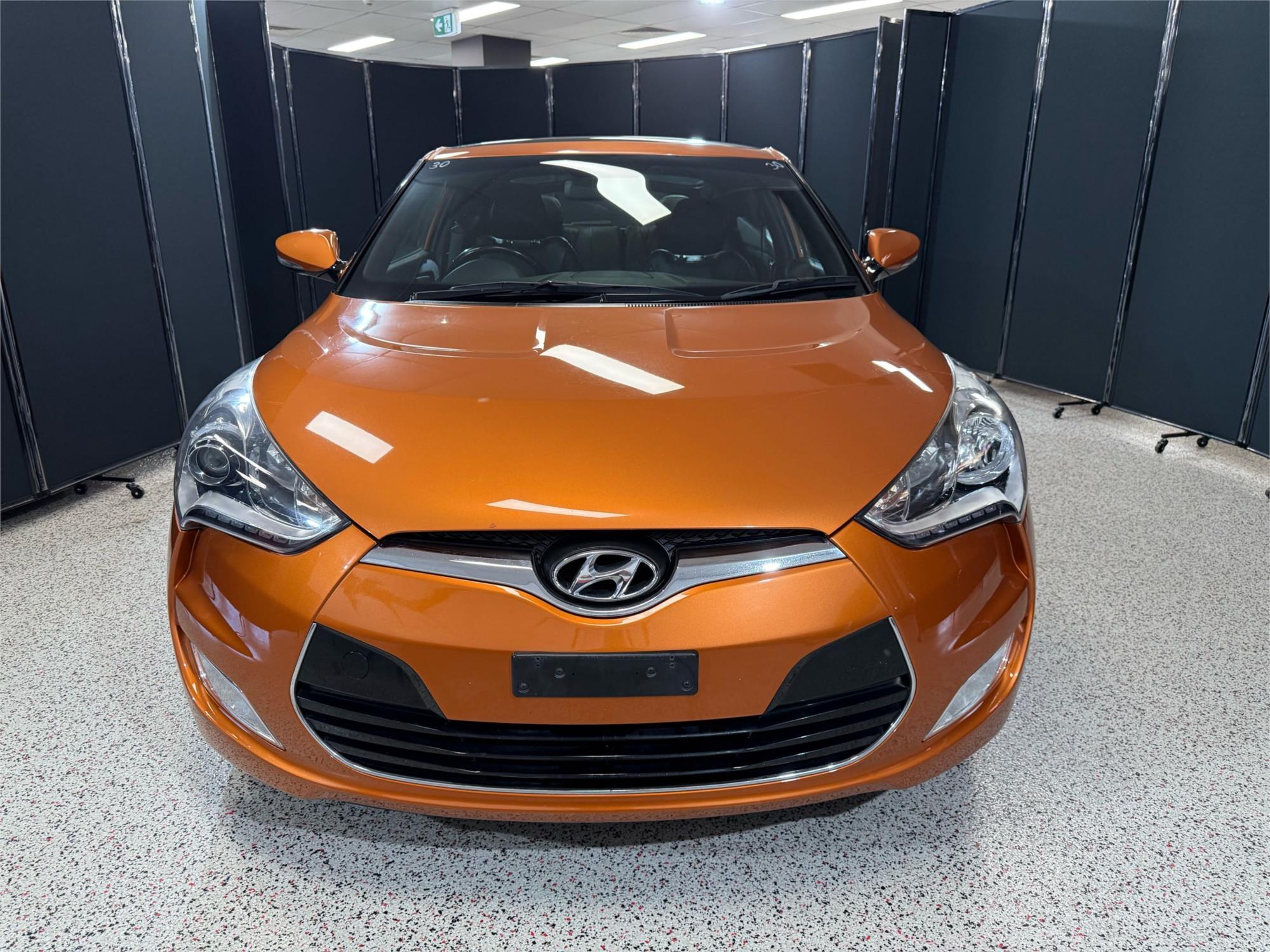 2016 HYUNDAI VELOSTER - View 2