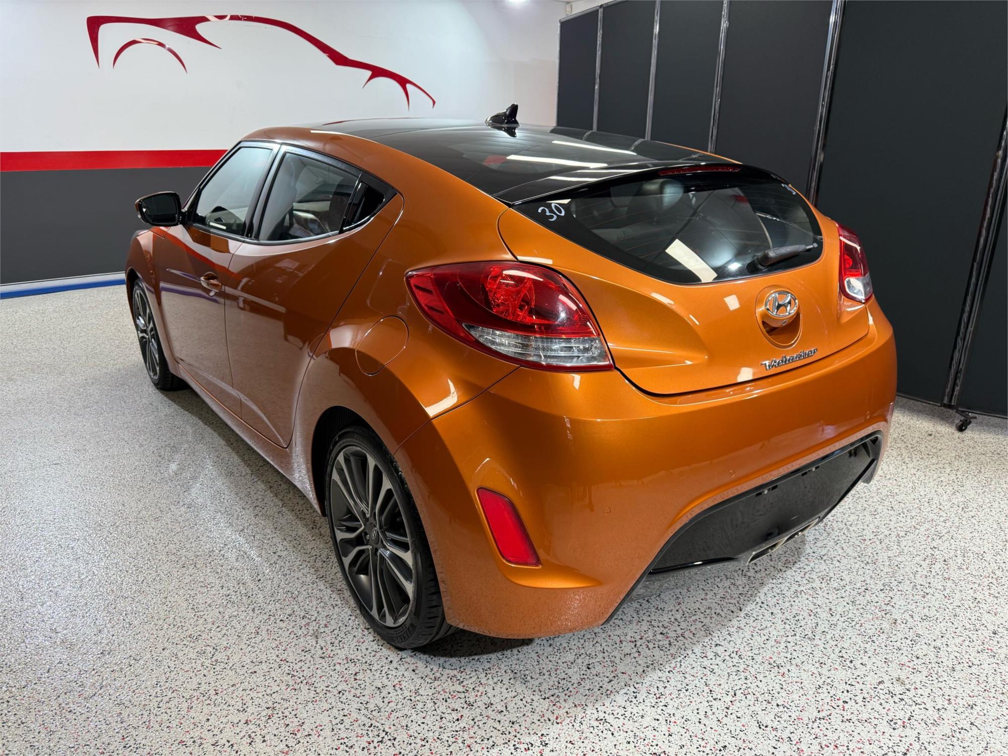 2016 HYUNDAI VELOSTER - View 4