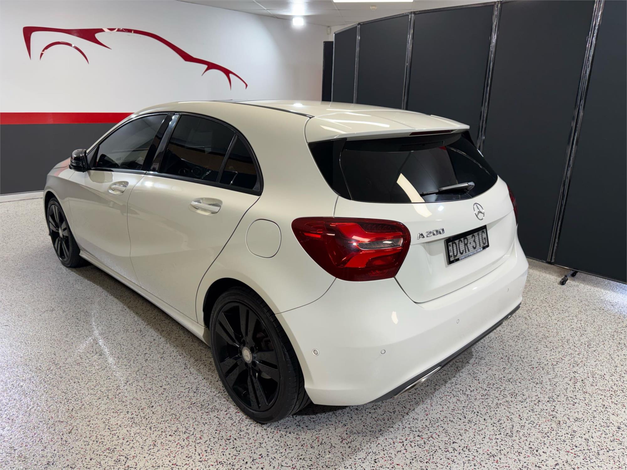 2015 MERCEDES-BENZ A200 - View 4