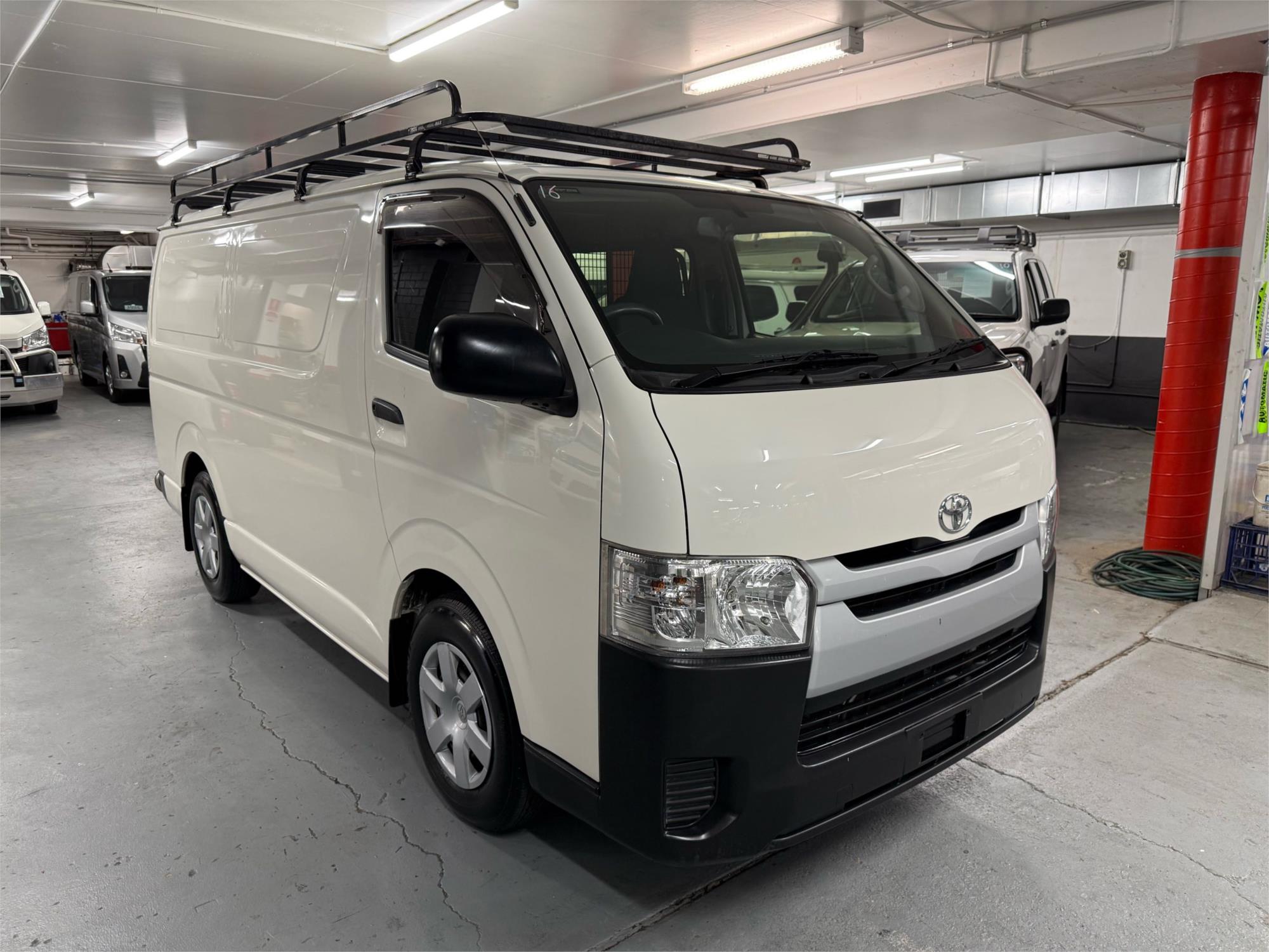 2017 TOYOTA HIACE - Main View