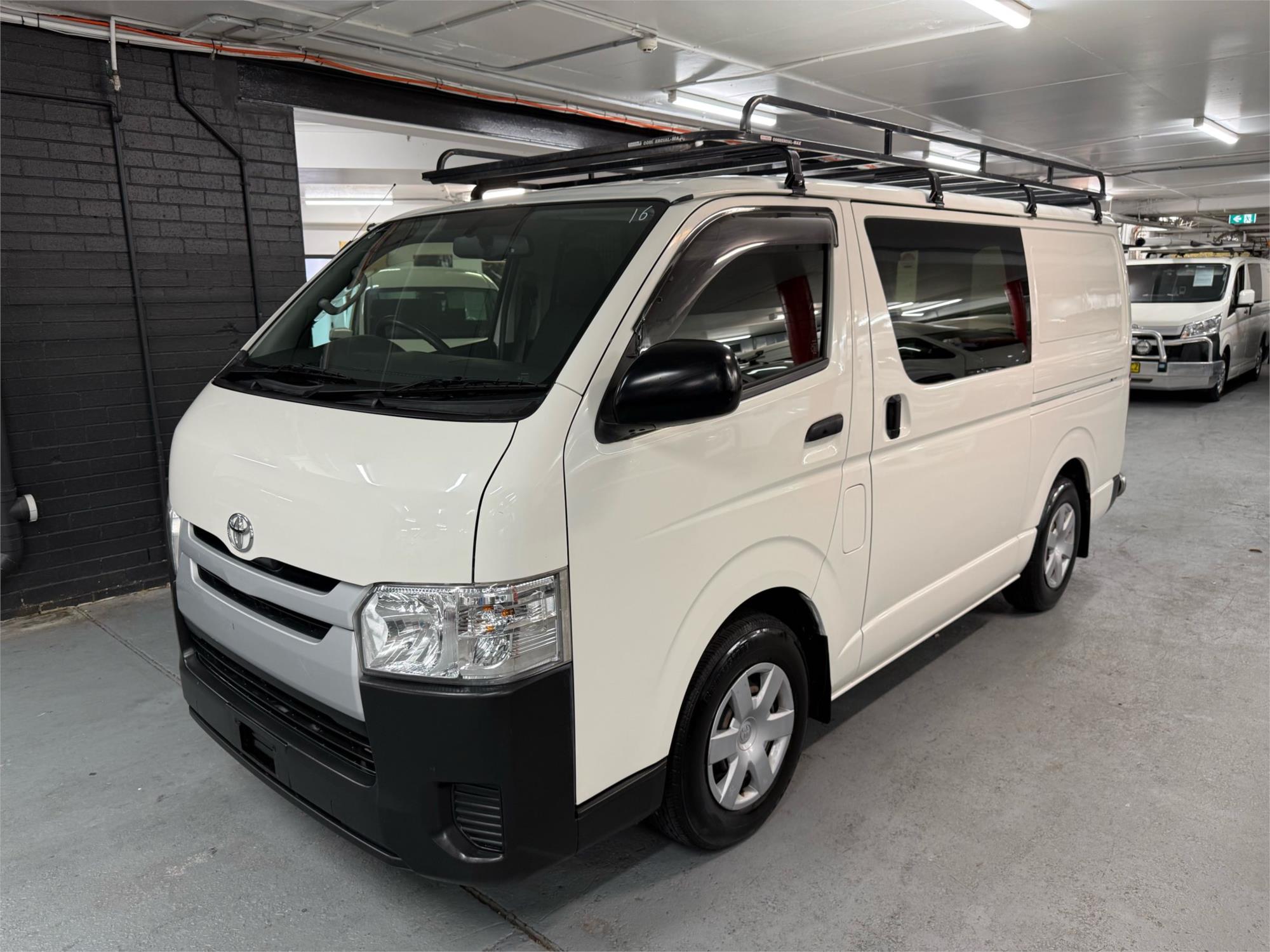 2017 TOYOTA HIACE - View 1