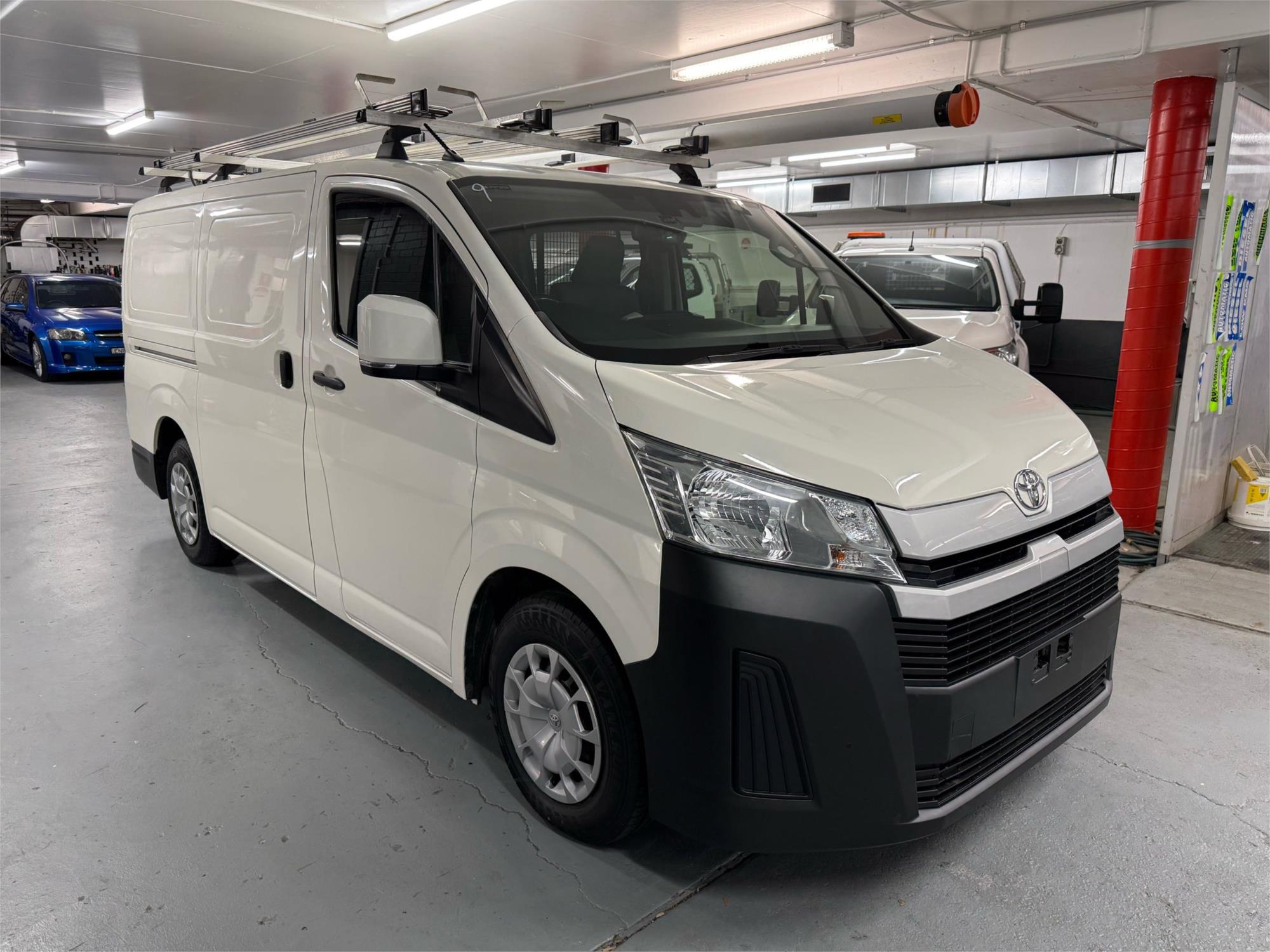 2019 TOYOTA HIACE - Main View