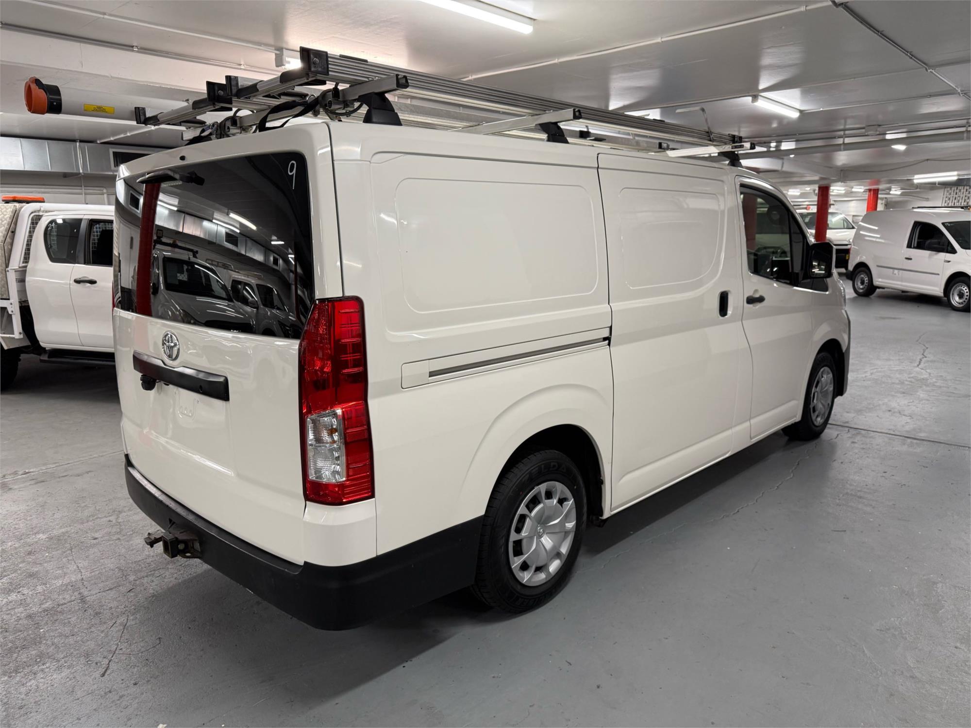 2019 TOYOTA HIACE - View 3