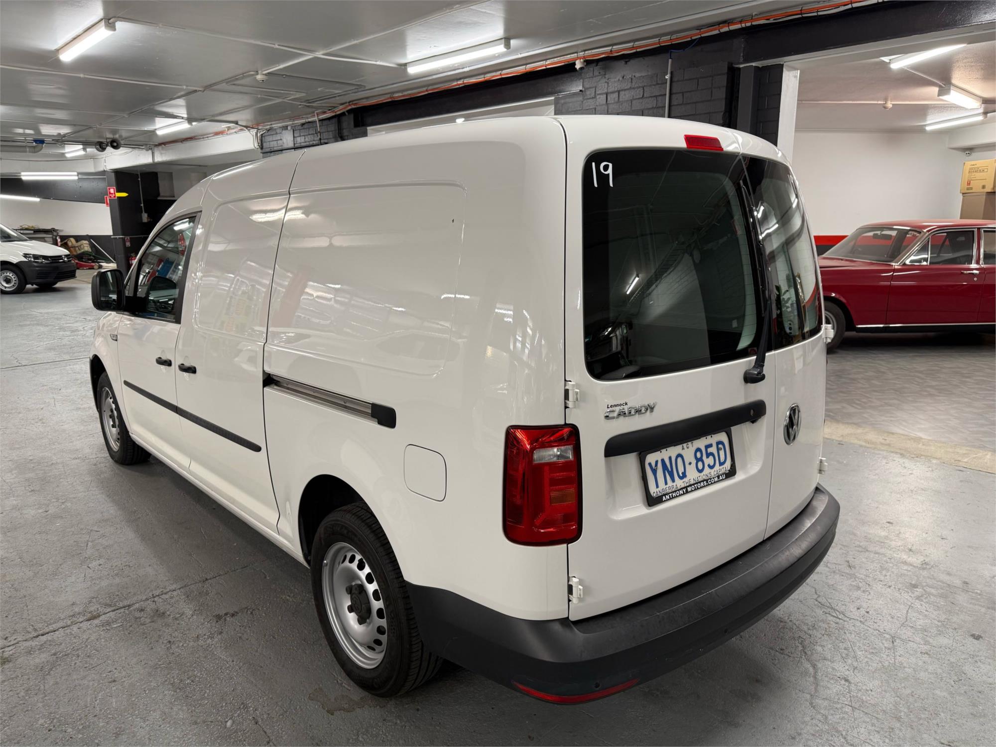 2019 VOLKSWAGEN CADDY - View 4