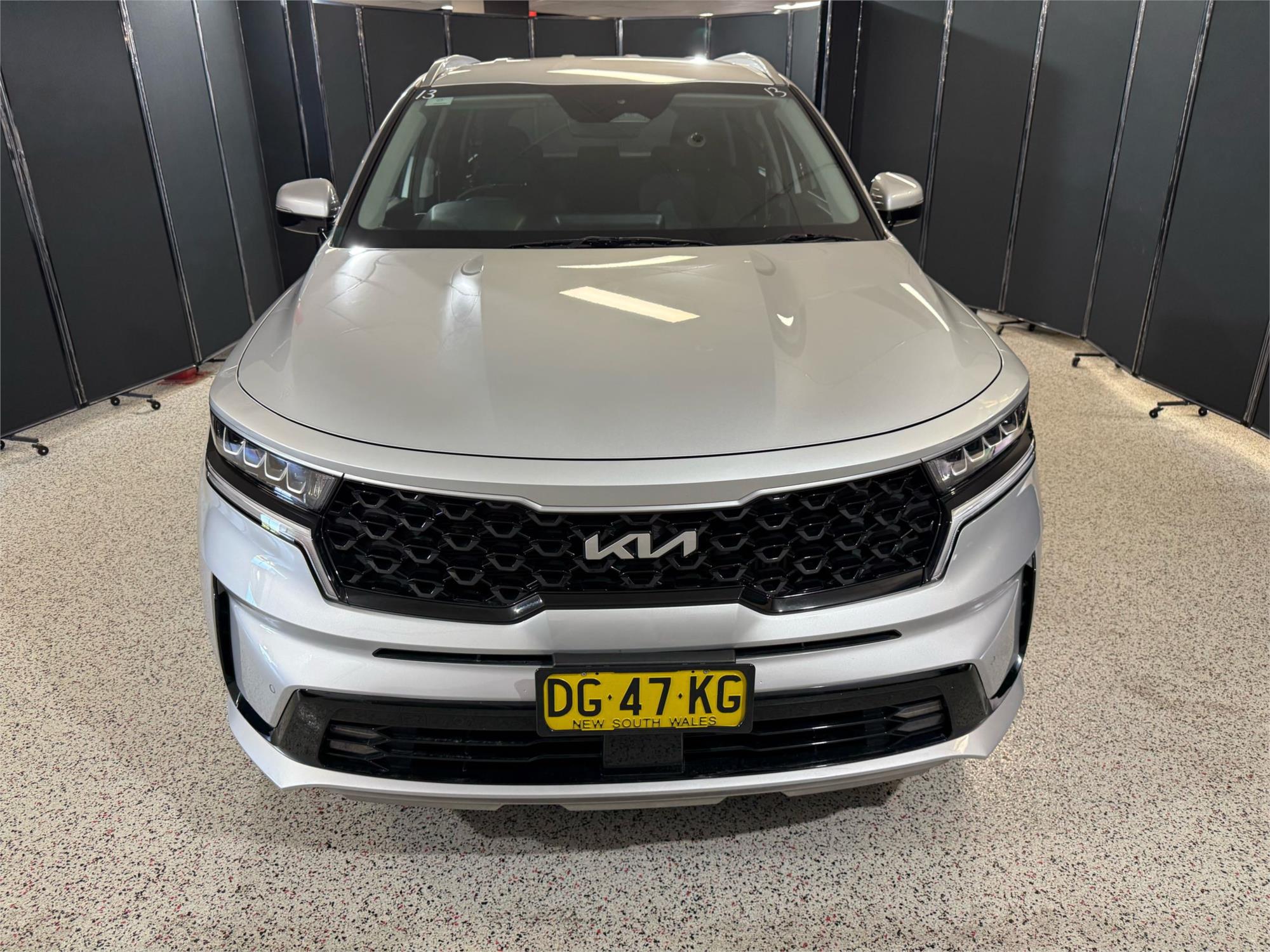 2022 KIA SORENTO - View 2