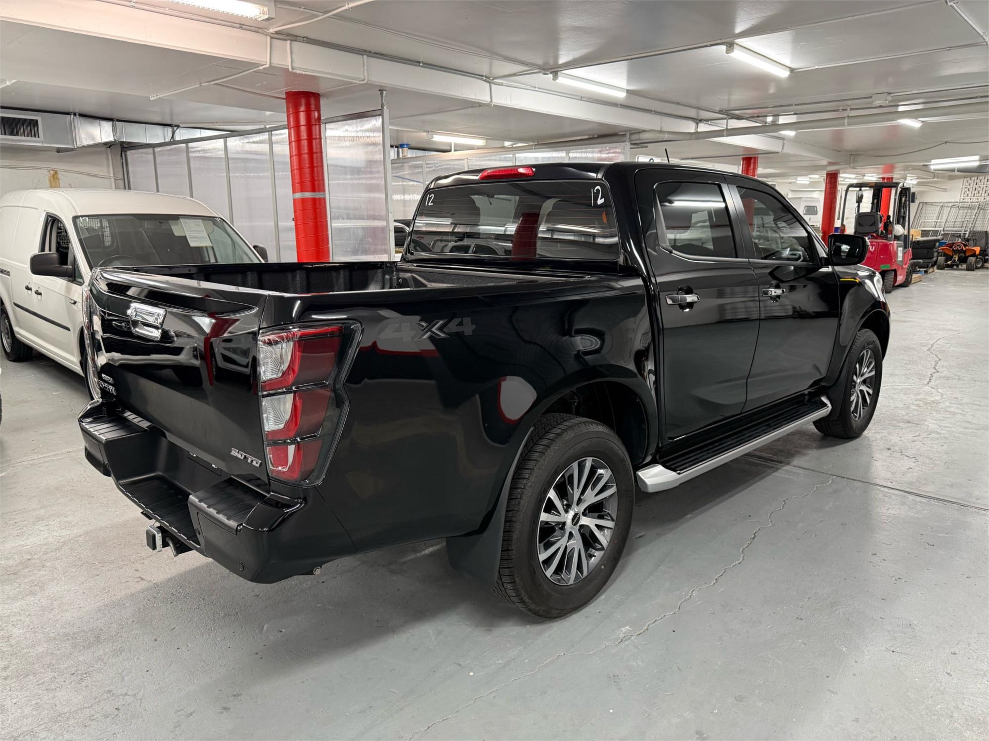 2024 ISUZU D-MAX - View 3