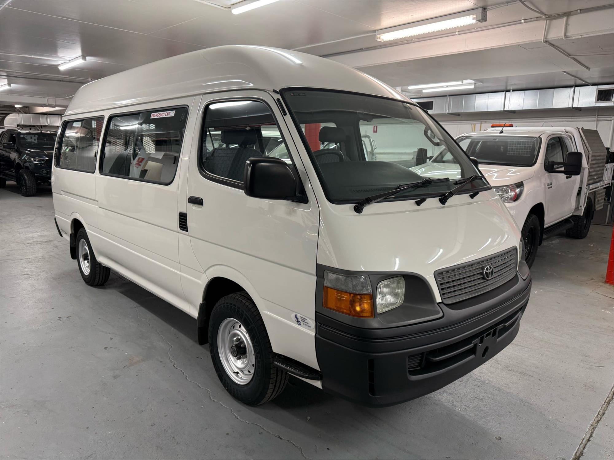 2004 TOYOTA HIACE - View 1