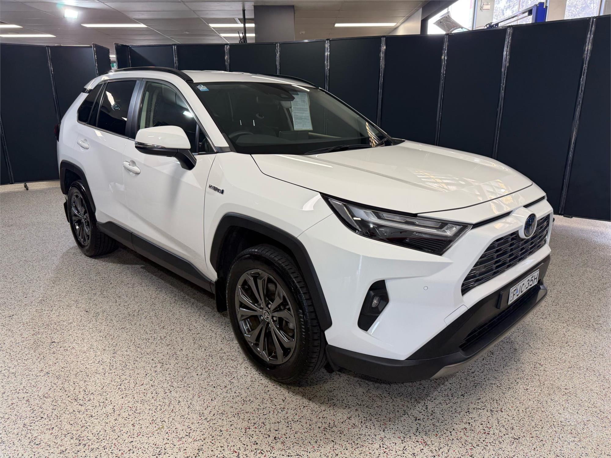 2024 TOYOTA RAV4 - Main View