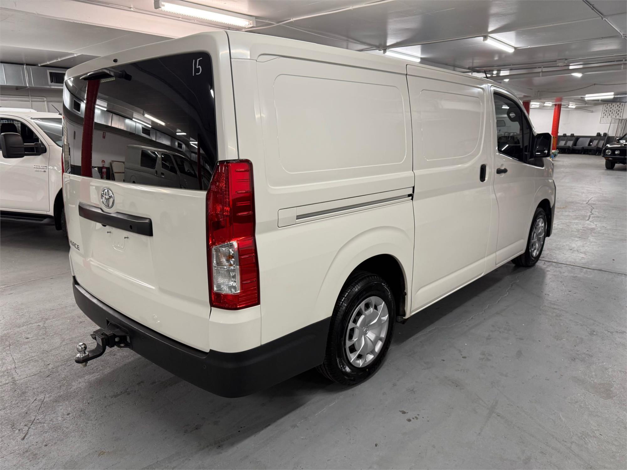 2020 TOYOTA HIACE - View 3