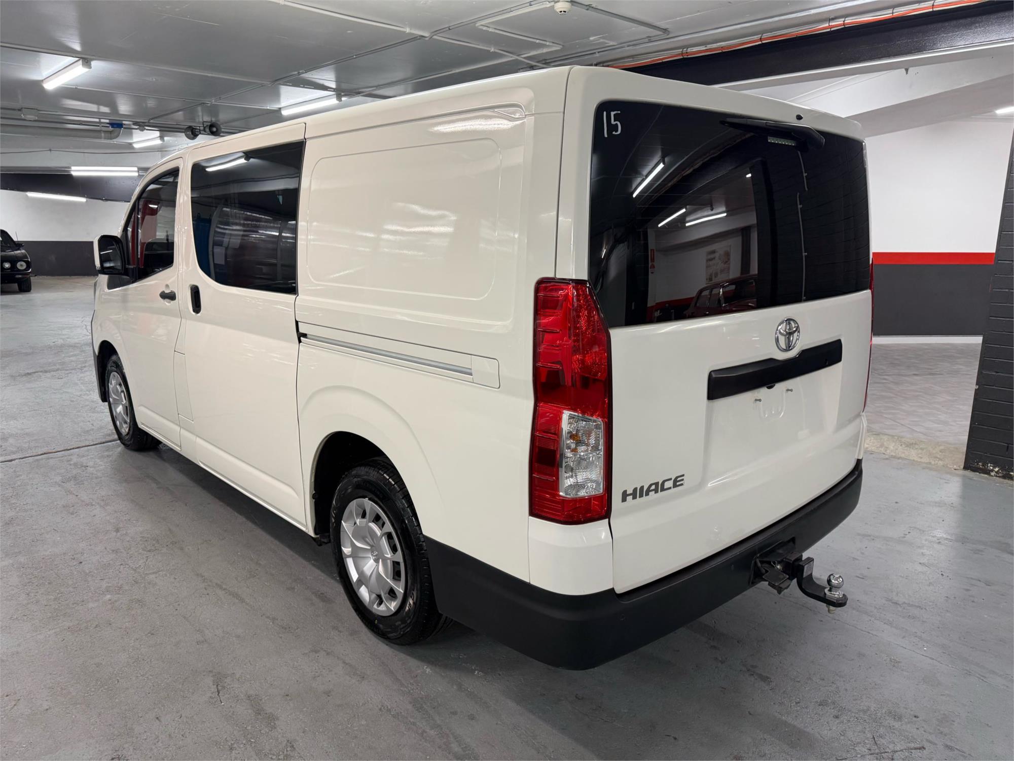 2020 TOYOTA HIACE - View 4
